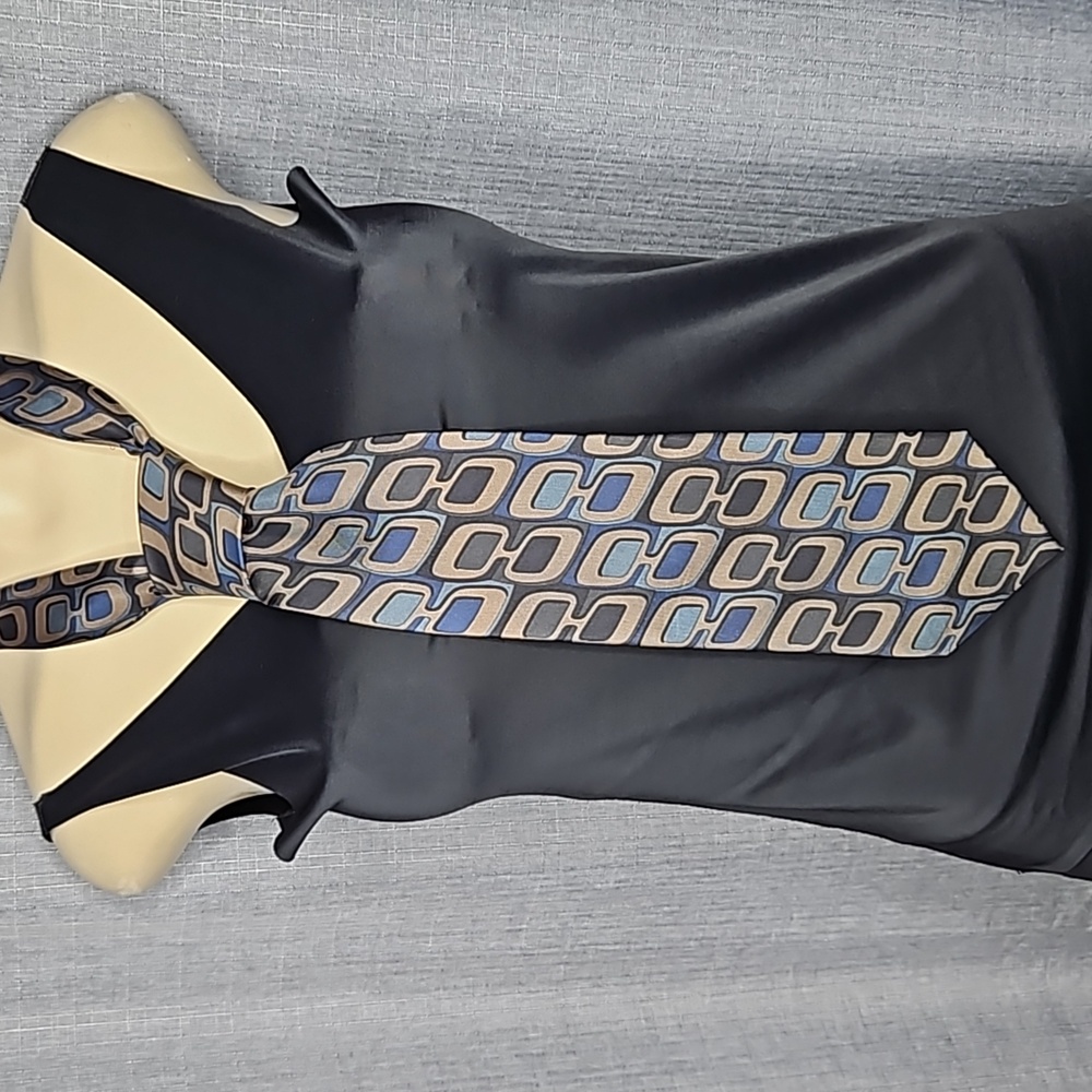 GUCCI VINTAGE ITALIAN GEOMETRIC SILK TIE IN BLACK WITH MULTICOLORS - Picture 3 of 9